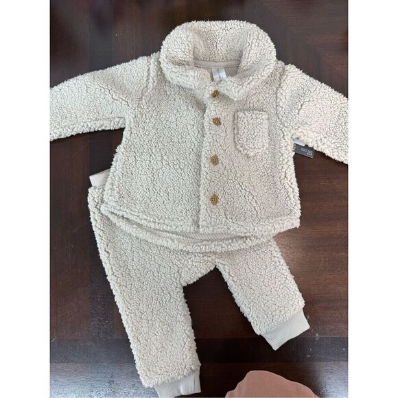 Gerber Other - NWT 6-9M Unisex Baby Sherpa Outfit Gerber